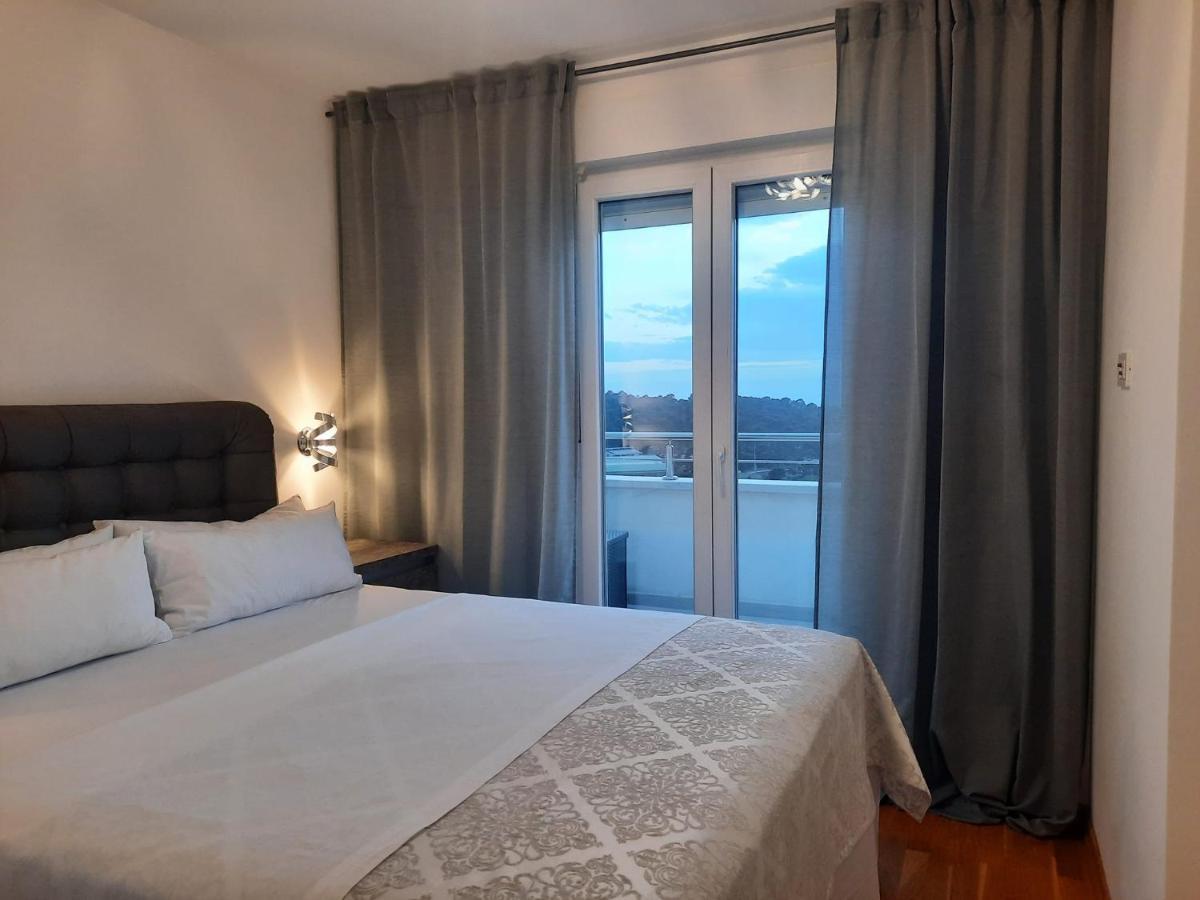 Apartment Anny De Luxe With Sea View มาคาร์สกา ภายนอก รูปภาพ